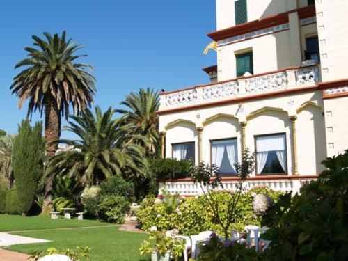 Hotel Hostal Del Sol Sant Feliu de Guíxols Eksteriør billede