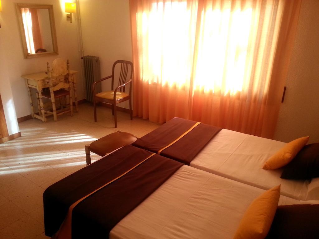 Hotel Hostal Del Sol Sant Feliu de Guíxols Eksteriør billede