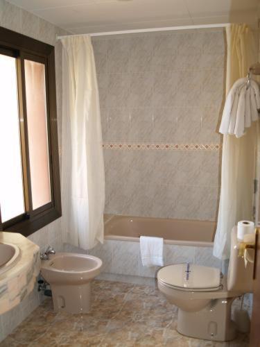 Hotel Hostal Del Sol Sant Feliu de Guíxols Eksteriør billede