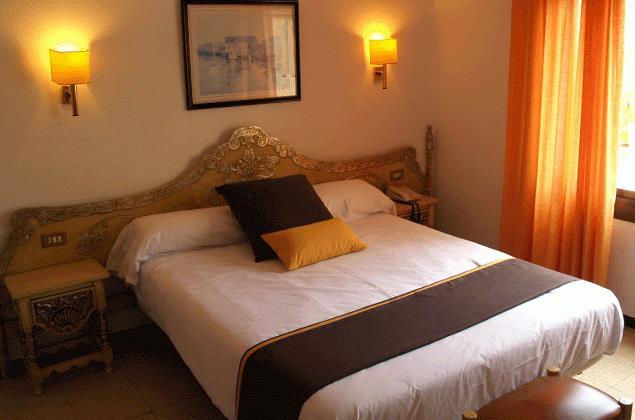 Hotel Hostal Del Sol Sant Feliu de Guíxols Eksteriør billede