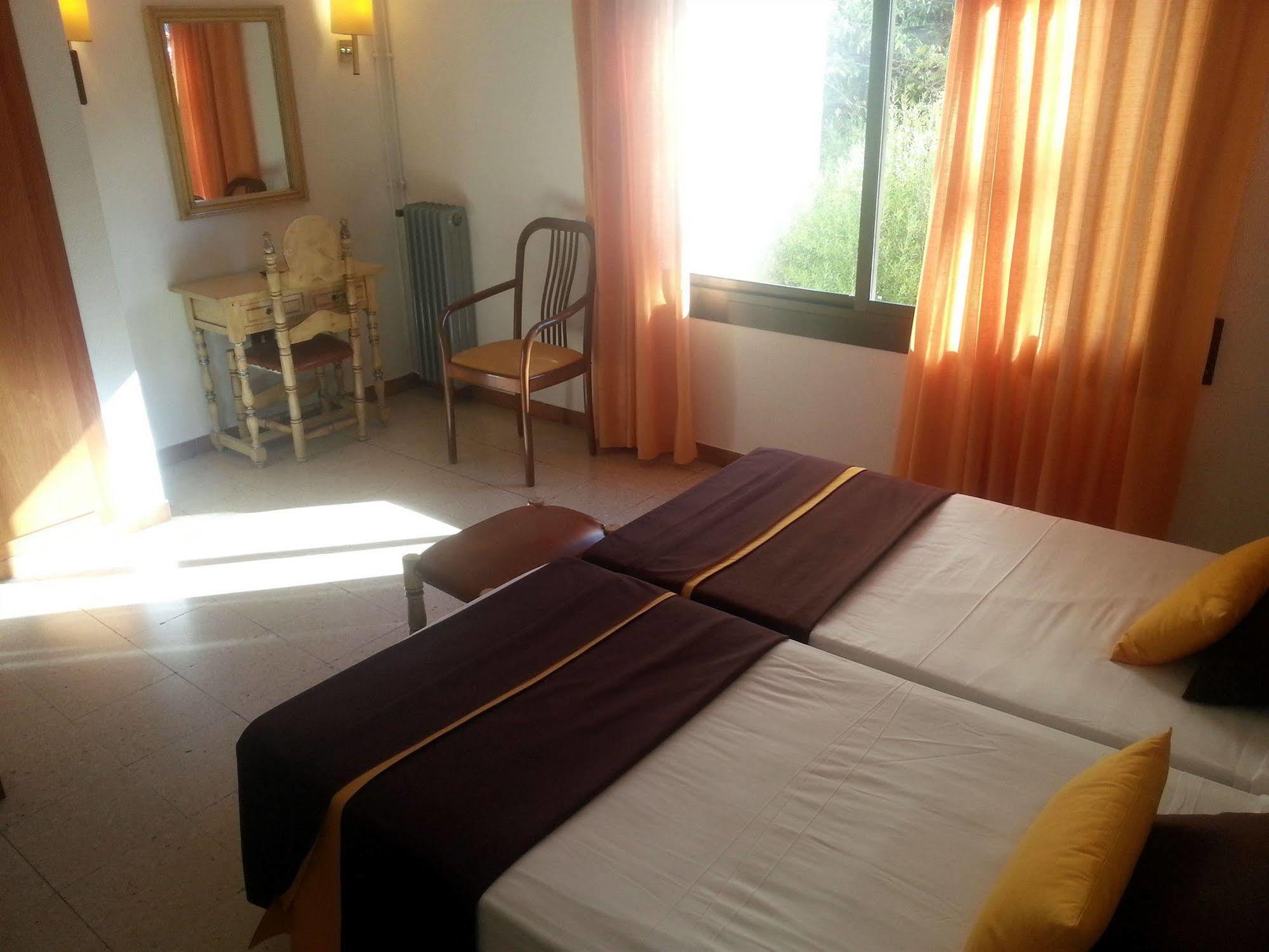 Hotel Hostal Del Sol Sant Feliu de Guíxols Eksteriør billede