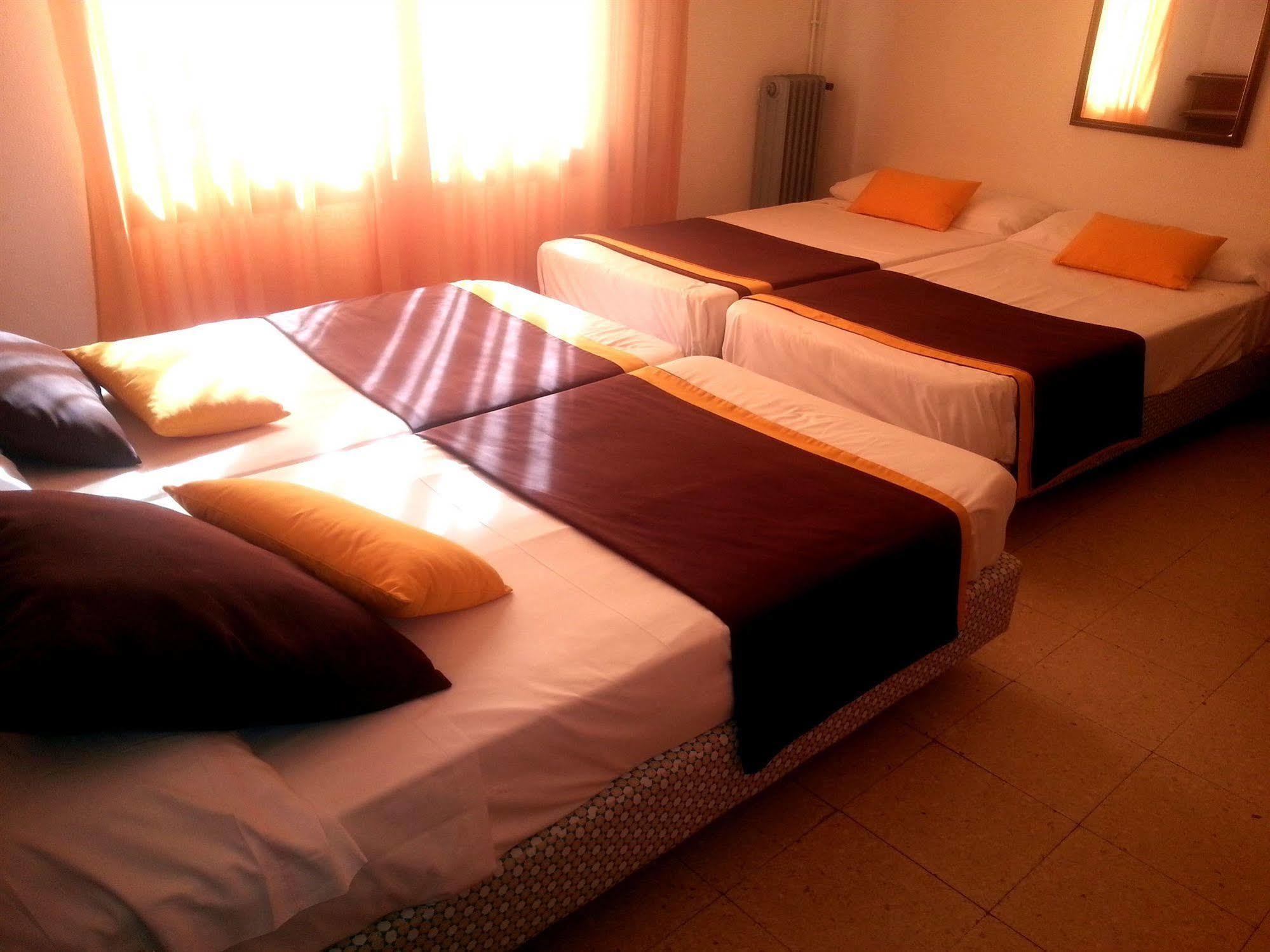 Hotel Hostal Del Sol Sant Feliu de Guíxols Eksteriør billede